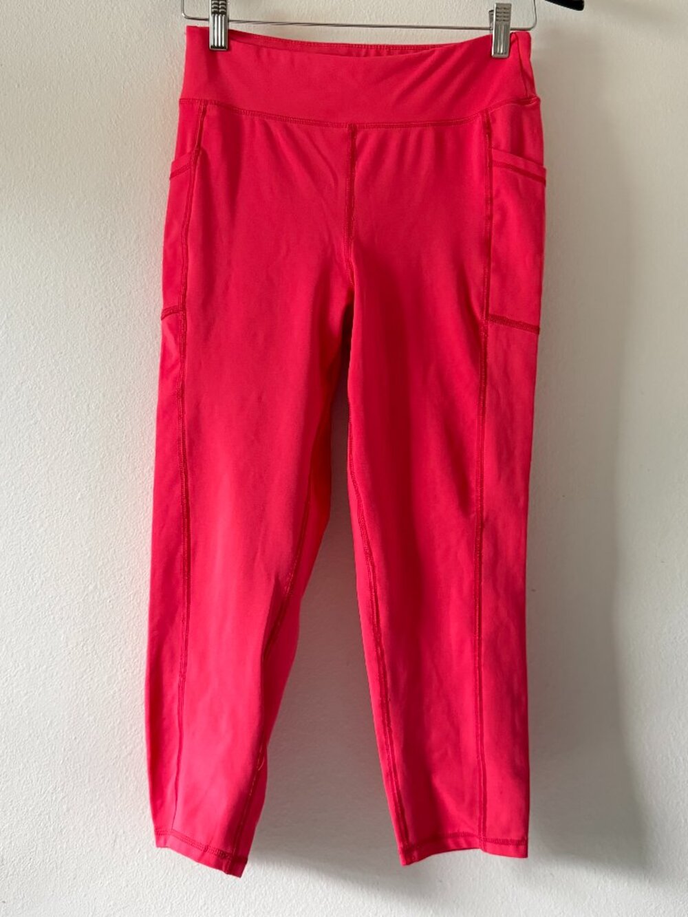 Adrienne Vittadini Sport Women's Capri Leggings Pink Athletic Workout Pants M